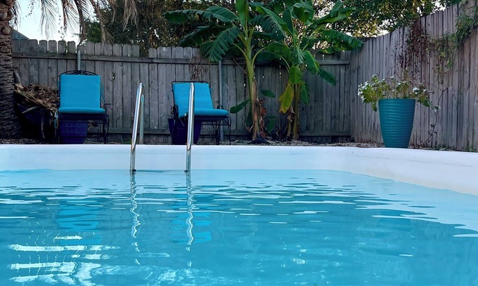 Milton House | Near Hospital & Shopping Centers- 3/2 with pool