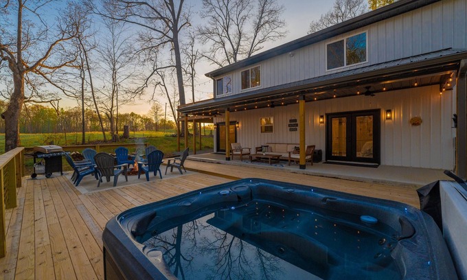 Nancy House | Near lake/boat ramp, hot-tub, fire-pit, king suite