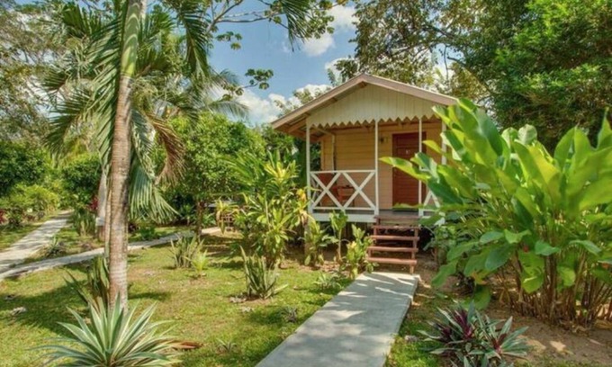 San Ignacio Cabin | Near Macal River Walk Distance To Town Wifi TV Cabana- MB