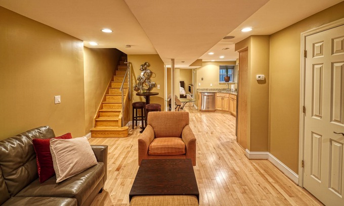 Cardozo Apartment | Near Metro, top dining, historic shaw, close to Convention Center