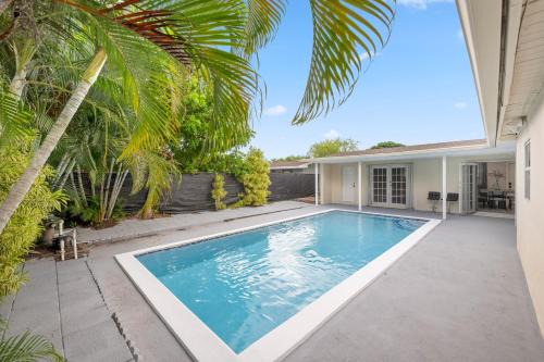 Hollywood House | Near Parks and Casinos Modern Home in Hollywood!