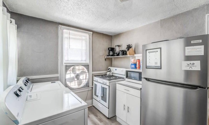 Crosstown House | Near Shopping & Dining- Magic in Midtown- 2 Units