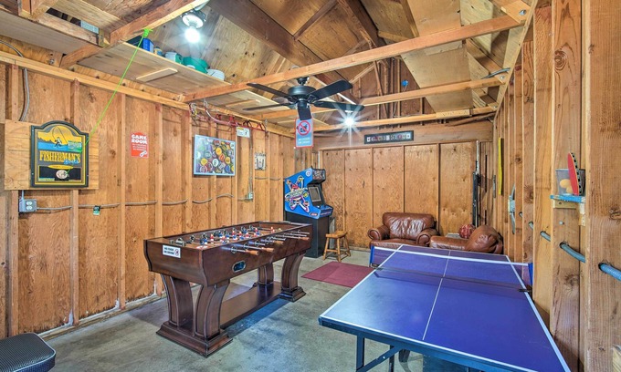 Peter Pan House | Near Skiing & Swimming: Big Bear Gem w/Game Room