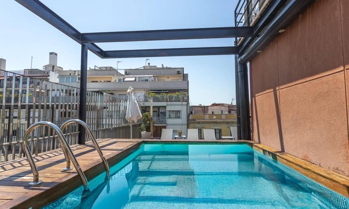 el Fort Pienc Apartment | Near the beach 3 bedrooms with pool and balcony - sleeps 8