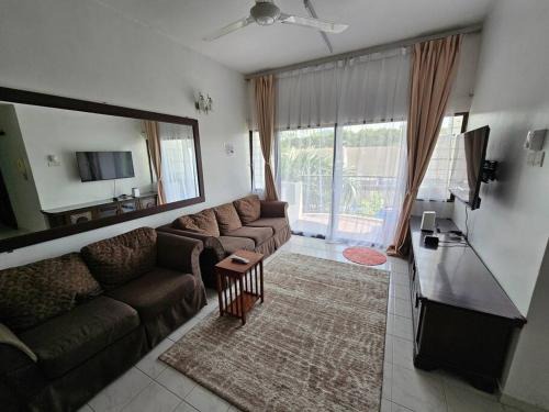 Gelugor Apartment | Near USM 6 pax, 2 Bedroom w Aircond, 2 toilet, 5G WIFI