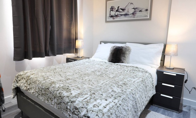 Sheldon Apartment | NEC/Airport Interchange Shortstay Homebase21
