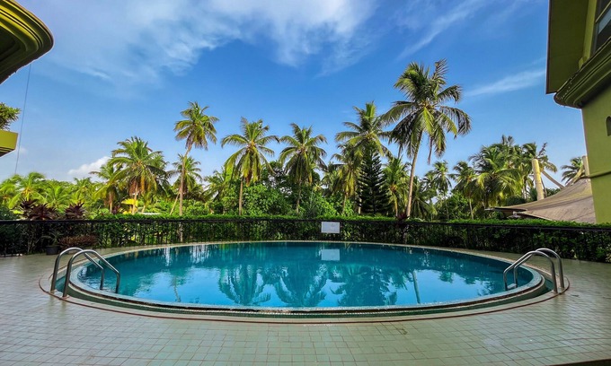 Calangute Hotel | Neelam the Glitz