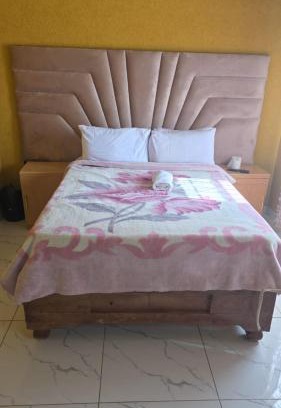 Ekurhuleni House | Neethling 6 Guest House