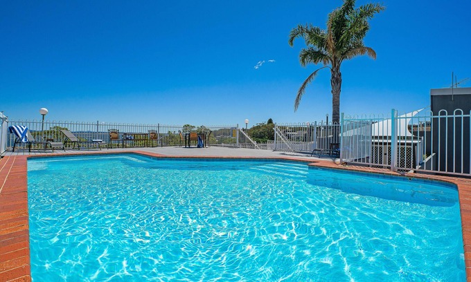 Nelson Bay Hotel | Nelson Towers Motel & Apartments