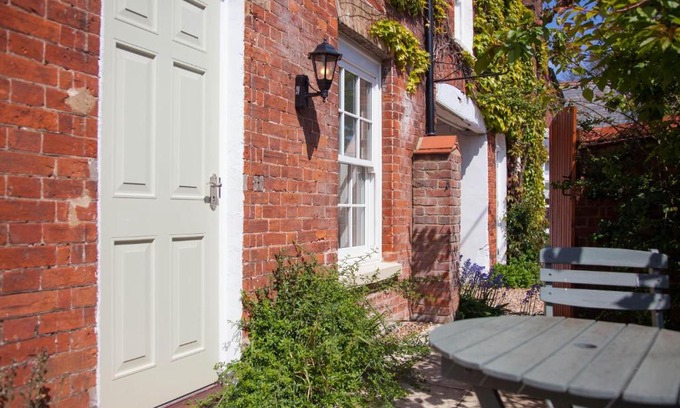 Hunstanton House | Neptune Cottage