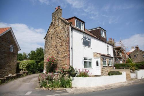 Hawsker House | Ness Cottage