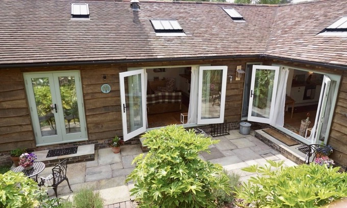 Picklescott House | Nest Holiday Hideaway Dove Barn Amazing location!