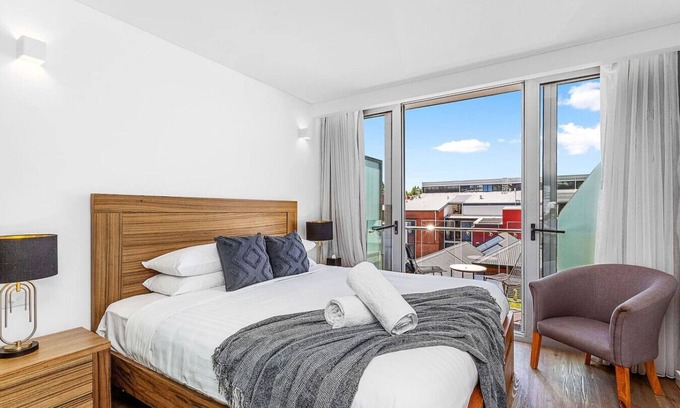 Perth Hotel | Nest on Newcastle – N1