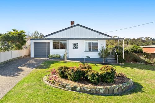 North Narooma House | Nestle In Narooma - 10 Hillcrest Ave North Narooma