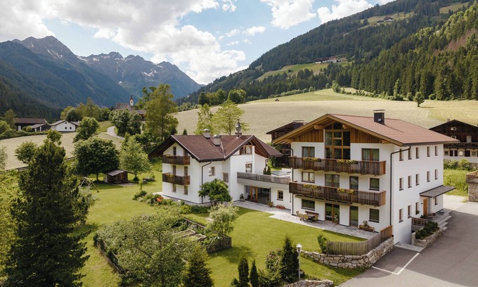 Selva dei Molini Apartment | Nestled among meadows and forests in the beautiful Ahrn Valley
