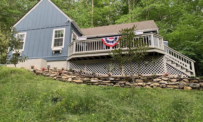 Cullowhee House | Nestled between Cashiers, Highlands, Lake Glenville