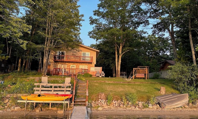Gaylord House | Nestled Lakeside on the beautiful Heart Lake.