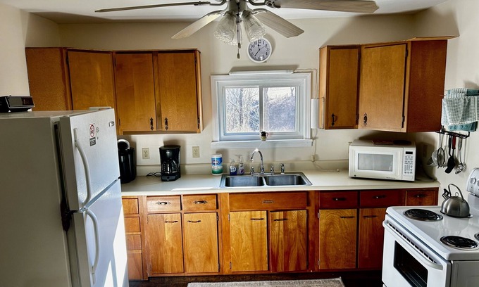 Gallipolis Ferry Cabin | Nestled on a cattle farm, this cabin is perfect for those seeking an escape