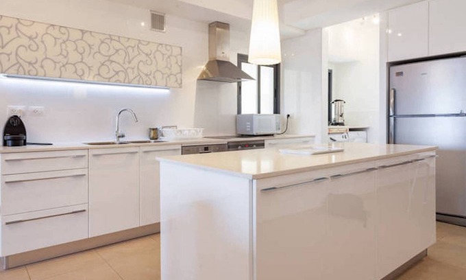 Netanya Apartment | Netanya Family Apartment with Balcony by FeelHome