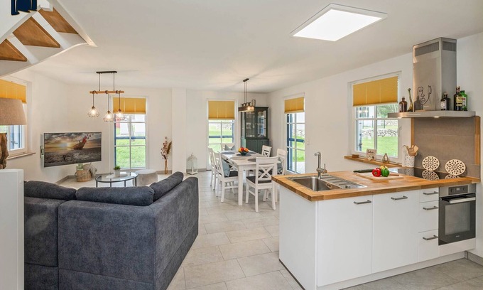 Zirchow House | Neu Errichtetes Ferienhaus in Ruhiger Wohngegend mit Parkplatz, Sauna und Wlan