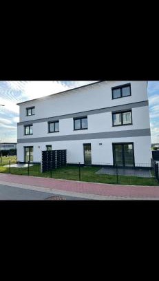 Oberasbach House | Neu-gebautes-komplettes-Reihenhaus