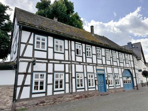 Hoexter Apartment | NEUNZEHN 01 Ferienwohnungen