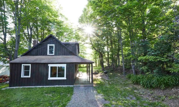 Hunter Ski Chalet | Never Lonesome Hunter: Smart 4bd Getaway near Mtn