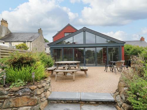 Newport House | Nevern House