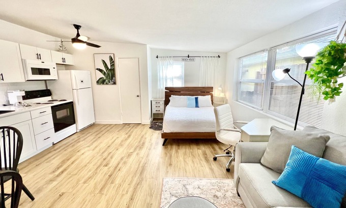 Dunedin Apartment | NEW! 1-blk to Waterfront, Sunsets, Bike Path. Tri-plex Studio Apartment