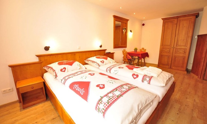 Unterjoch Apartment | New, 106m² 4 * apartment including use of wellness area + guest card