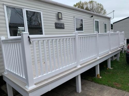 Hamworthy House | New 2 bed holiday home with decking in Rockley Park Dorset near the sea