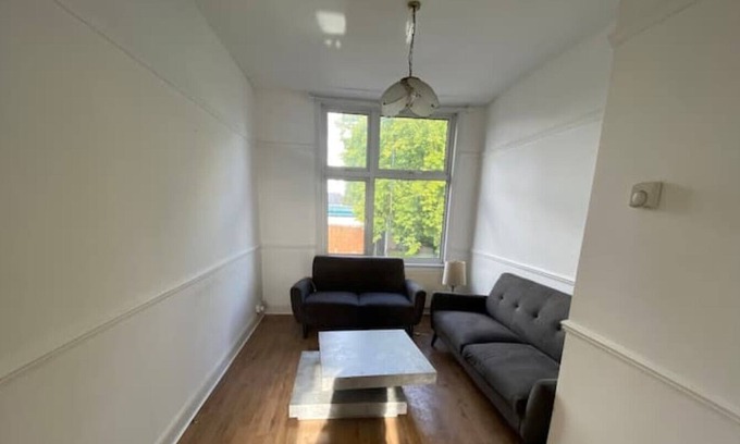 High Barnet Apartment | NEW! 2-Bed in Barnet