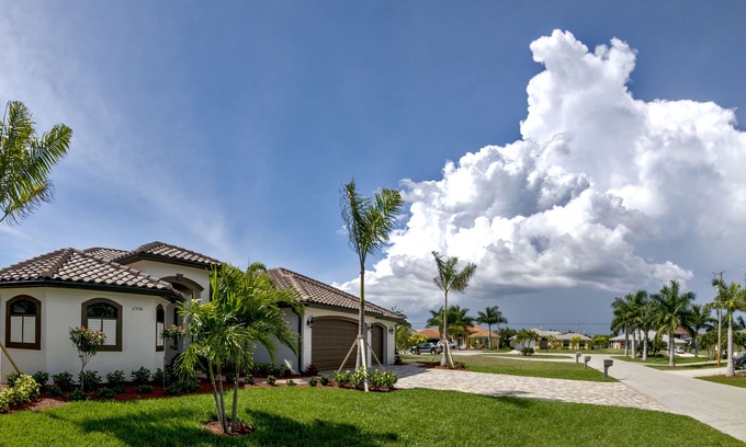 Pelican Villa | New 2015 - Luxury villa with boat mooring and bridge Wi-access to the sea