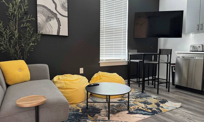 Old Fourth Ward Condo | New 2B2B with Balcony Downtown