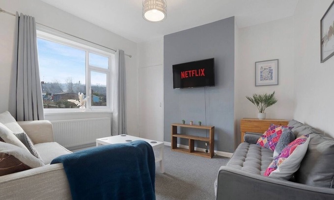 Durham House | New! 2BR in The Crescent