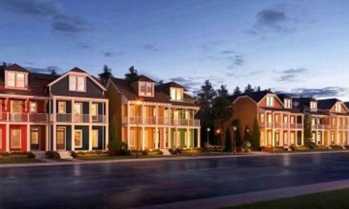 Lakewood House | NEW 3 BED Home in Lakefront Marina | Sleeps 8