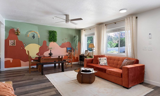Hildale Apartment | New 3BR/2BA: Private Hot Tub + Shared Pool, Sauna & Outdoor PingPong 1Hr to Zion