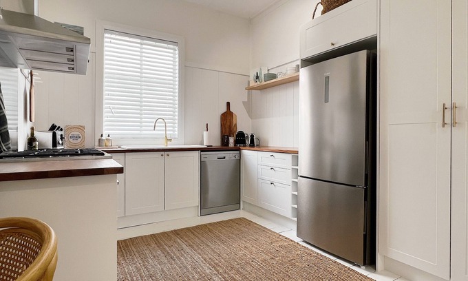 Orange East House | New | 3BR Renovated Cottage Close to CBD
