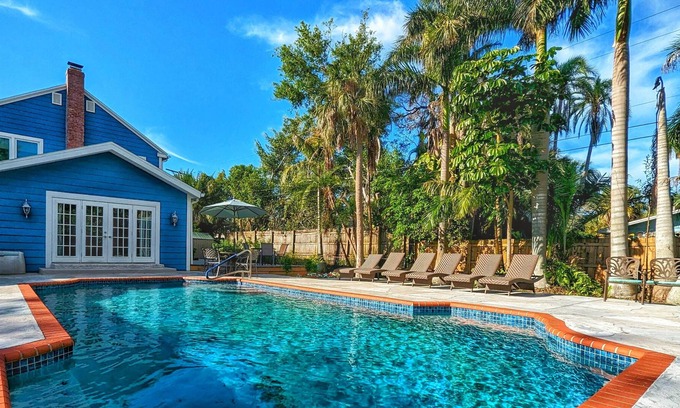 River District House | **NEW** 4 BR Historic Pool Home ⚓ Steps to Manatee River, close to Downtown