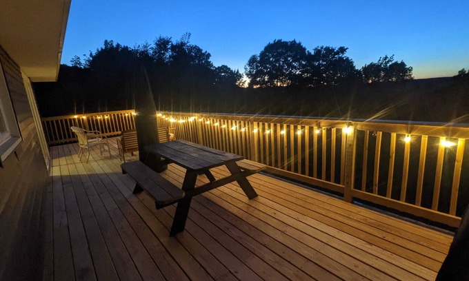 Stamford House | NEW 8 sleeper w/GAMES ROOM, 2 living spaces