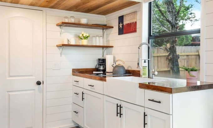 Dripping Springs Cabin | NEW Adorable & Cozy Tiny House #2 @Infinity Ranch