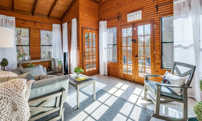 Alta Vista House | NEW Alta Vista Beauty, mins to downtown