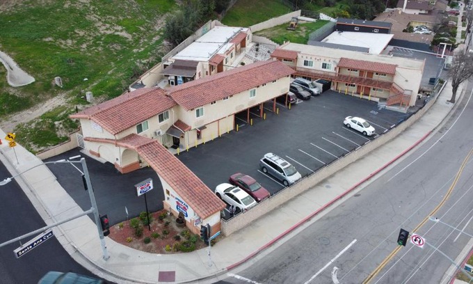 Orange Hotel | New American Inn & Suites