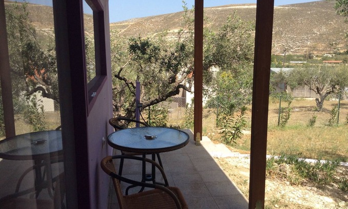Prasas House | New and Colorful Studio Near Airport and Beach in Heraklion