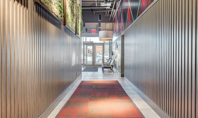 Crescent Heights Apartment | New and Modern 1 Bedroom 1 Bathroom with Balcony - Close to Downtown