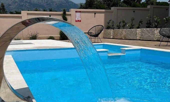 Utjeha Hladna Uvala Apartment | NEW! Apartment 5 with Pool in Bar, Montenegro