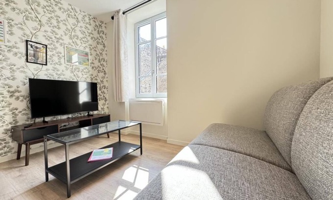 Riom Apartment | New apartment for 4 people in the heart of Riom