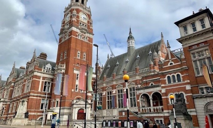 Broad Green Apartment | New Apartment in Croydon near Waddon Station!