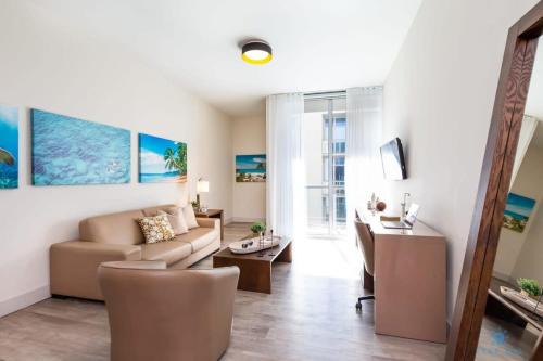 Hollywood Apartment | NEW!Beachfront Condo Resort- Balcony