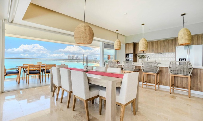 Las Glorias Condo | New Beachfront 4BD Deluxe Condo with 8 pools 4BD Condo for rent in North Hotel Z